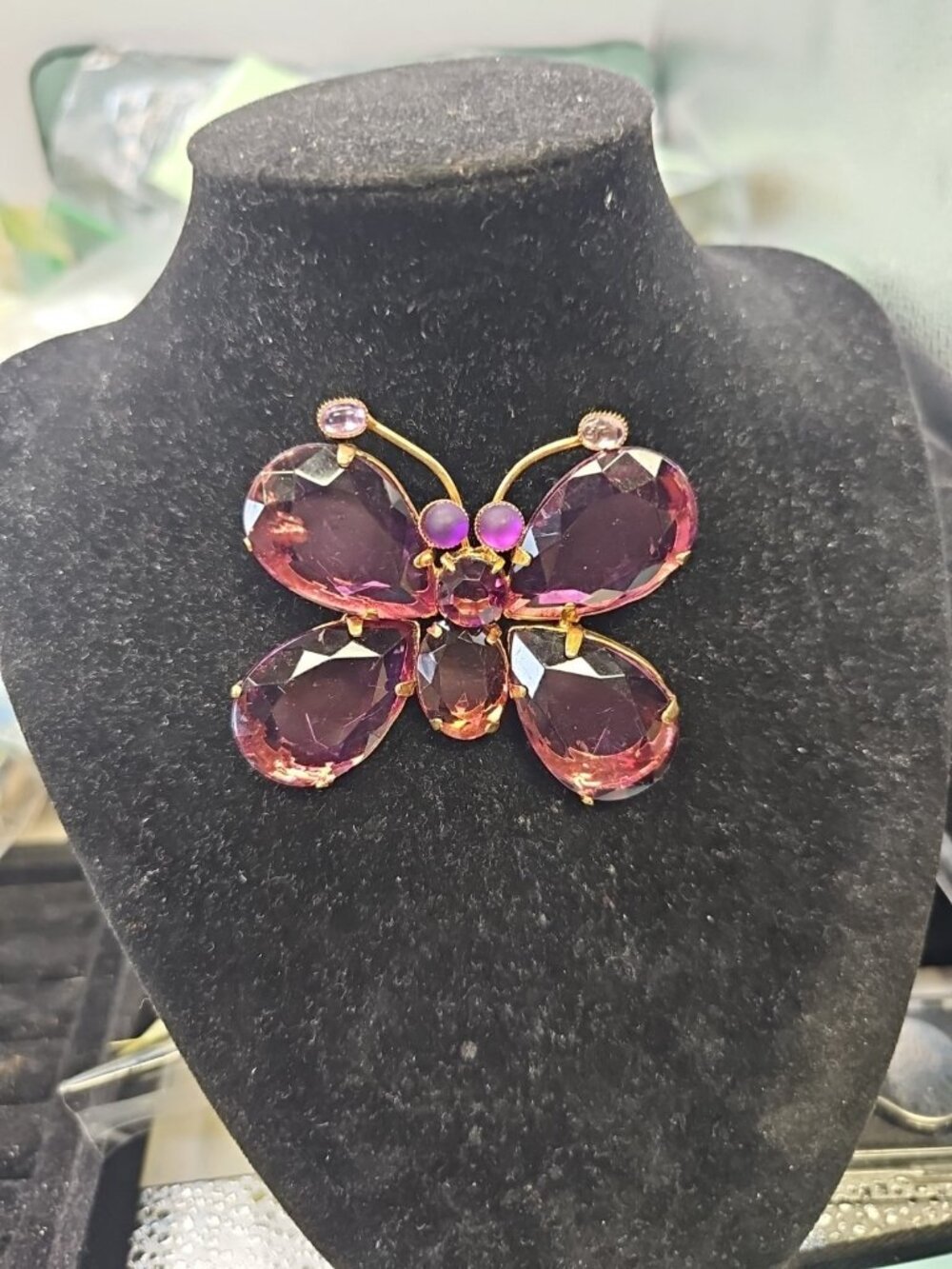 Brooch/pin Gold-tone Butterfly Purple